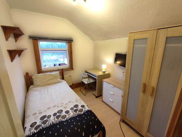 Single Room – West Reading – Perfect for Professionals Bright & Furnished £500 pcm