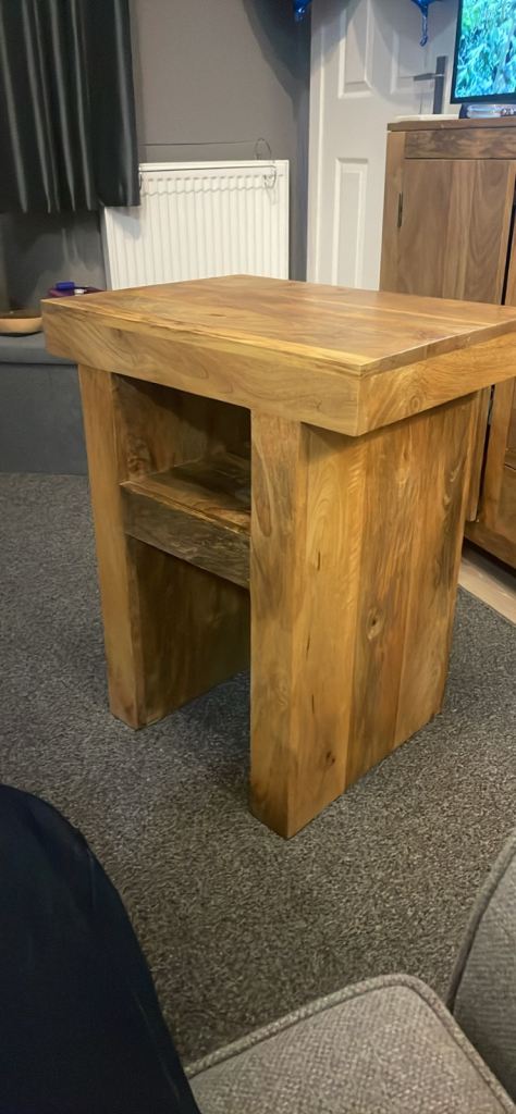 Oakland furniture side table