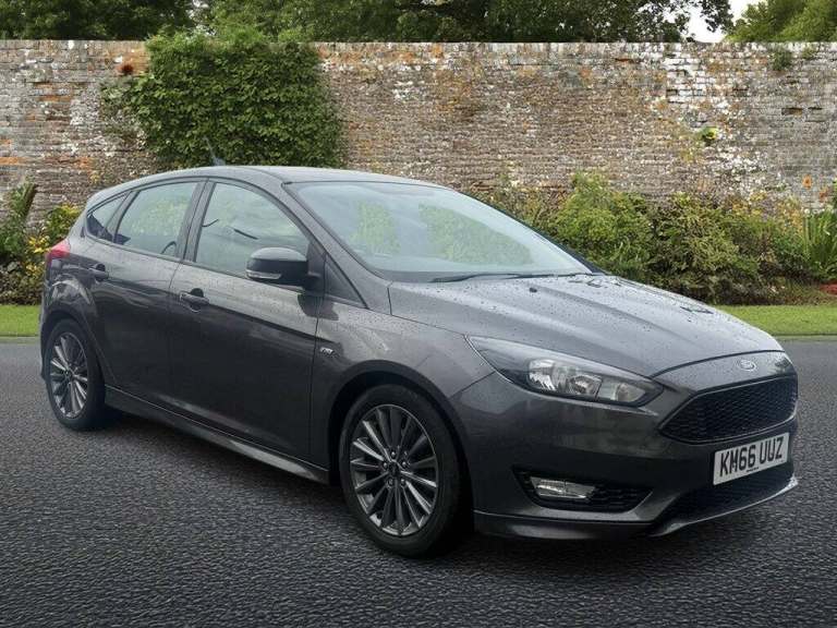 2016 Ford Focus 1.0T EcoBoost ST-Line Hatchback 5dr Petrol Manual Euro 6 (s/s) (125 ps) Hatchback...