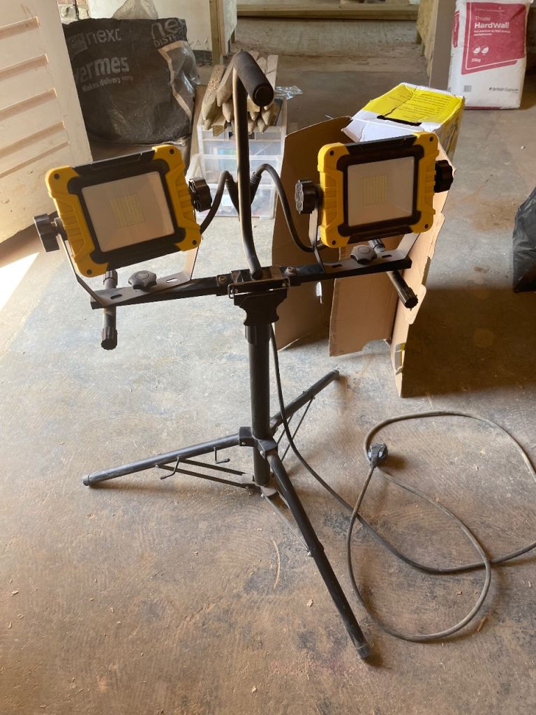 IP54 Work light and tripod 