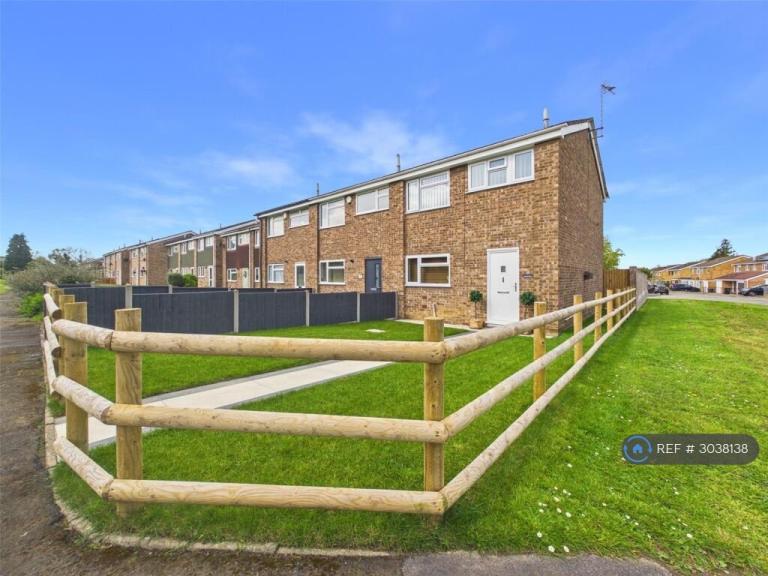 3 bedroom house in Redwood Close, Gloucester, GL1 (3 bed) (#3038138)