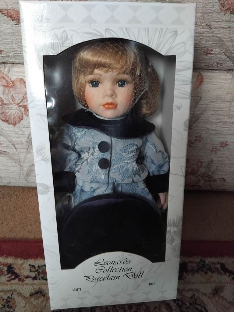 Leonardos collection porcelain doll (lucy)