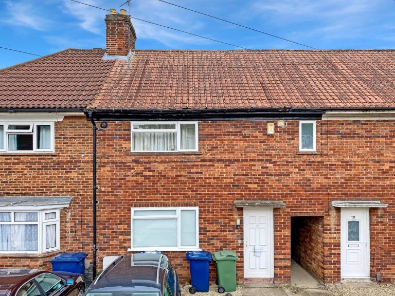 5 bedrooms in Valentia Road, Oxford, OX3 Book Online - The Rent Guru {203}