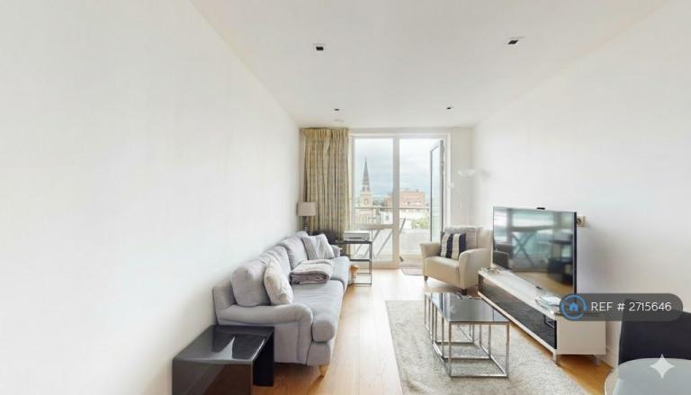 2 bedroom flat in Dickens Yard, London, W5 (2 bed) (#2715646)