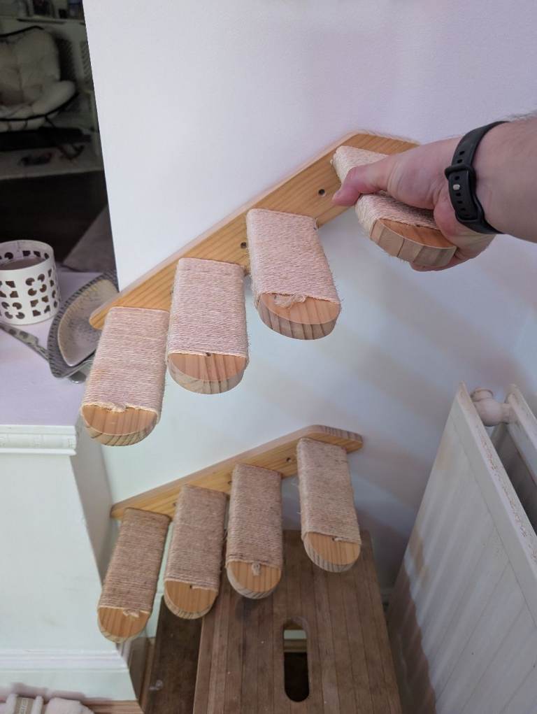 Cat Climbing Shelf Wall Mounted, Four Step Cat Stairway with Jute Scratching for Cats, Left to Right
