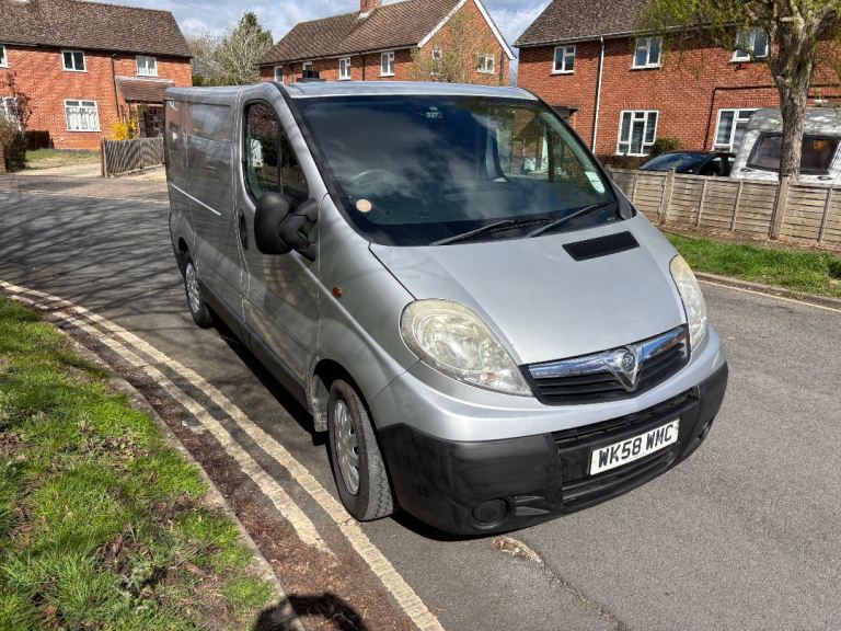 Vauxhall Vivaro 2.5 CDTi
