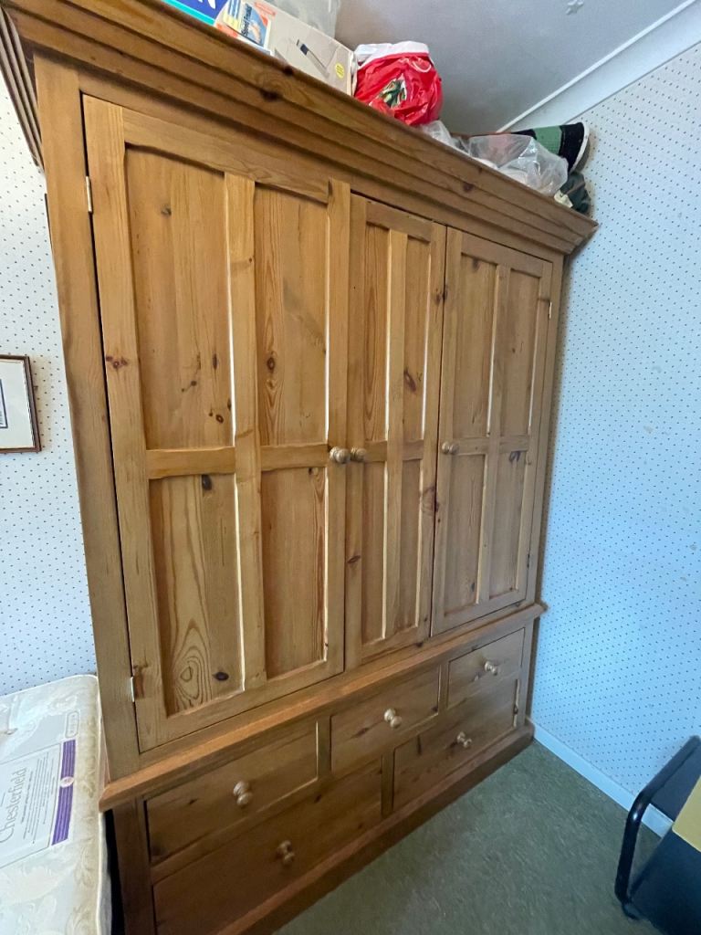 Wardrobe 