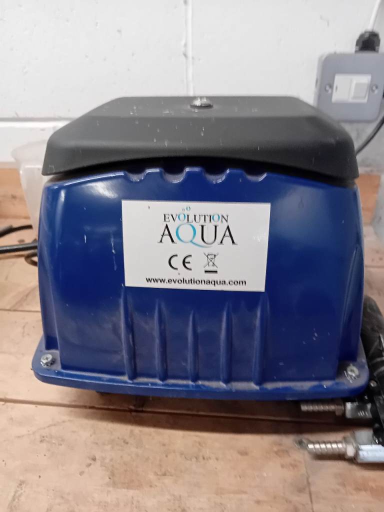Evolution Aqua Air Pump for Pond or Aquarium – Good Condition