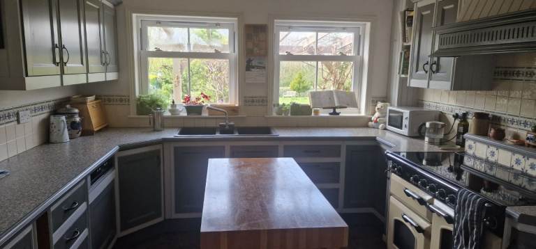 Solid wood Kitchen Units