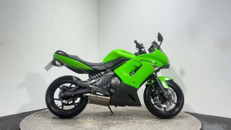Kawasaki Er ER6 2009 14K GOOD RUNNING PROJECT BIKE SPARES OR REPAIR A2
