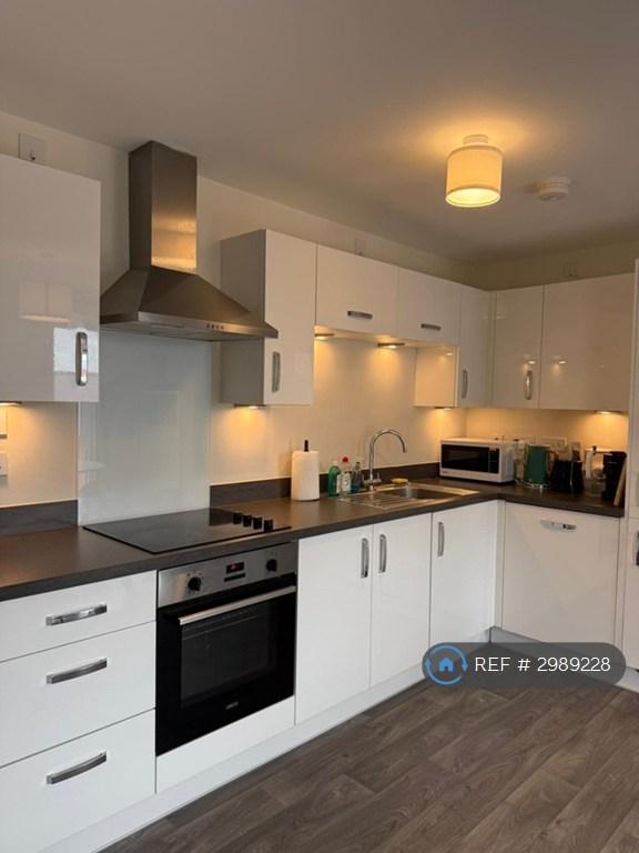 1 bedroom flat in Fen Street, Brooklands, Milton Keynes, MK10 (1 bed) (#2989228)