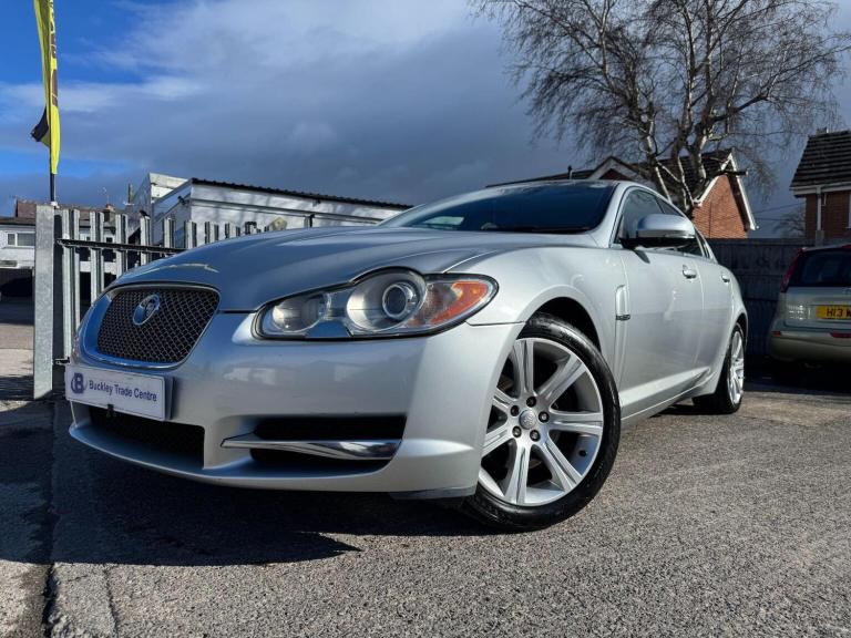 JAGUAR XF 3.0d V6 Luxury Auto Euro 5 4dr Silver Auto Diesel 2011