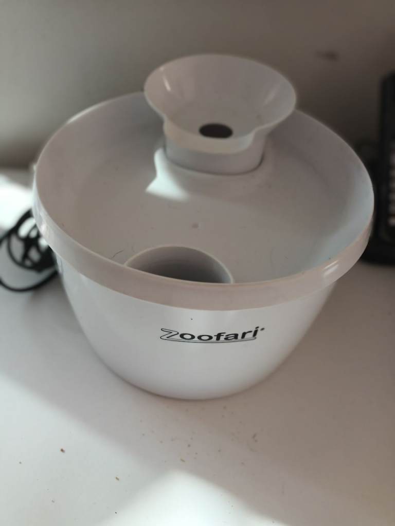 ZOOFARI pet water fountain
