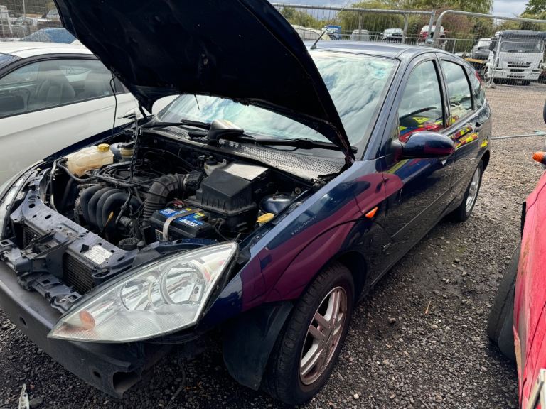 Ford focus mk1 1.6 automatic 2004 blue BREAKING FOR PARTS 