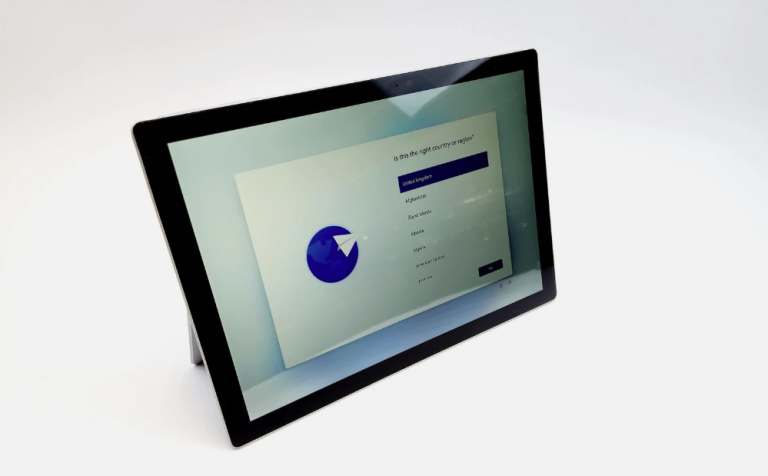 Microsoft Surface Pro 6 Laptop/Tablet i5 8GB RAM 128GB SSD