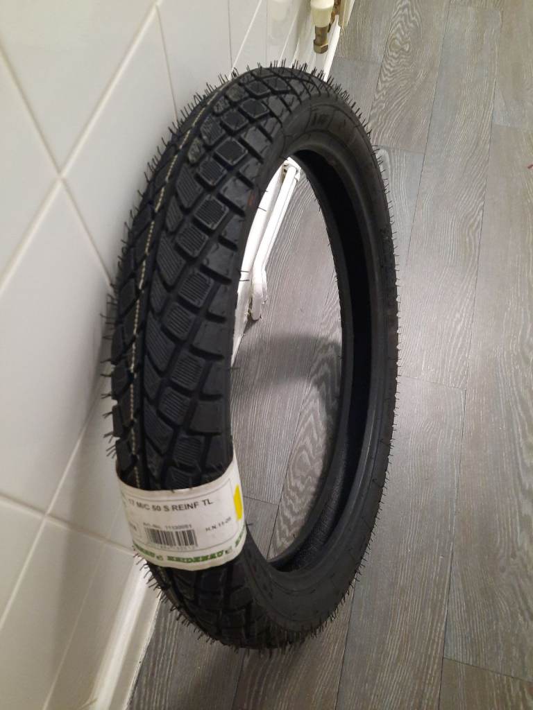 NEW unworn 80/90 17  tire