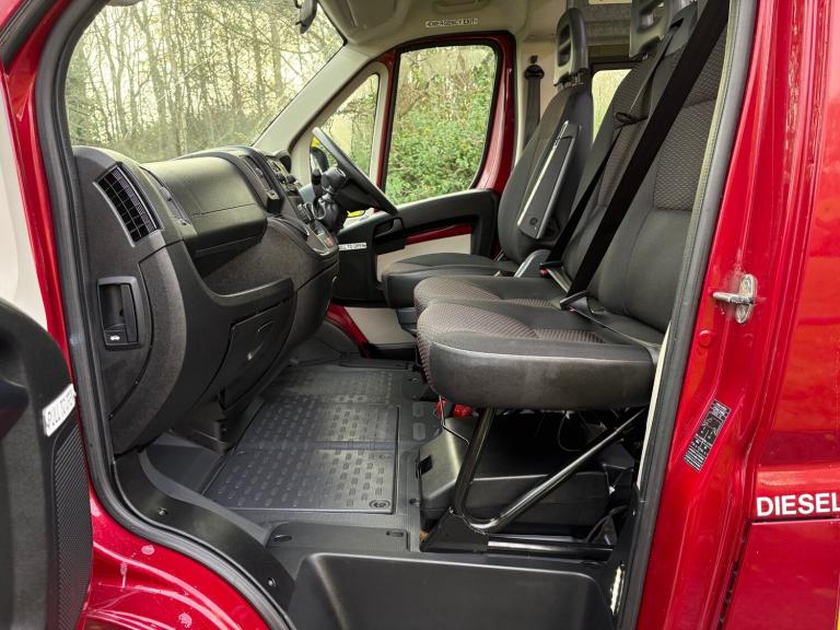 2016 Peugeot Boxer 335 2.2hdi 6spd 130ps Lwb 14 Seat Minibus _ *Only 11,550 Mls*