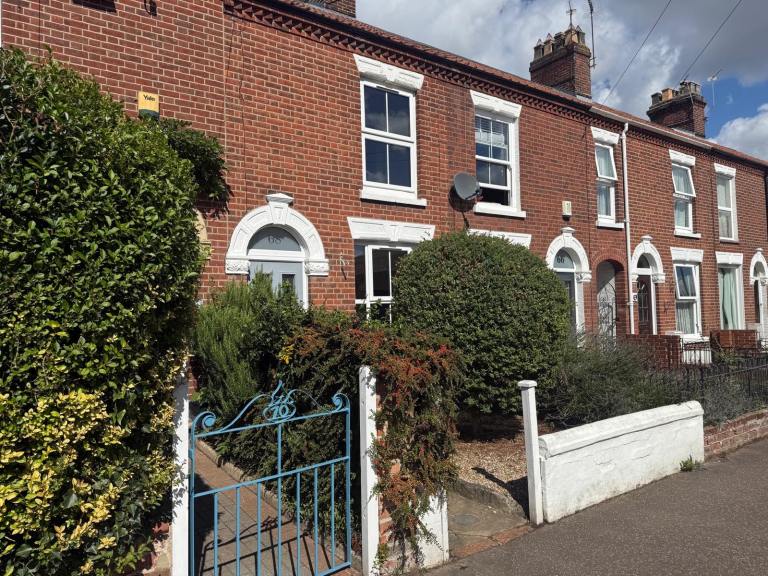 2 bed terrace house to rent NR4 