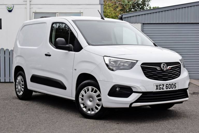 2022 Vauxhall Combo 2000 1.5 Turbo D 100ps H1 Sportive Van PANEL VAN DIESEL Manual