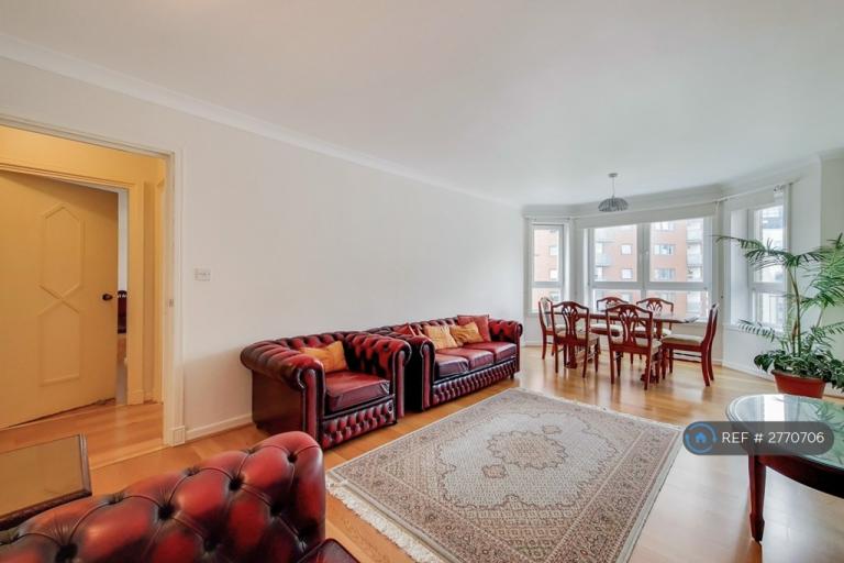 2 bedroom flat in Mercury Court, London, E14 (2 bed) (#2770706)
