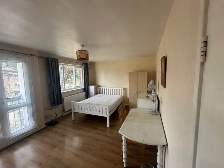 CLEAN DOUBLE ROOM IN PLAISTOW - ALL INCLUSIVE 🏡