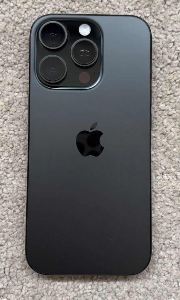 iPhone 16 Pro 256gb - Black Titanium - Excellent Condition 