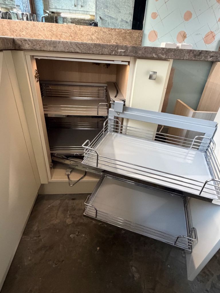Kesseböhmer Magic Corner Kitchen Storage Unit – Good Condition