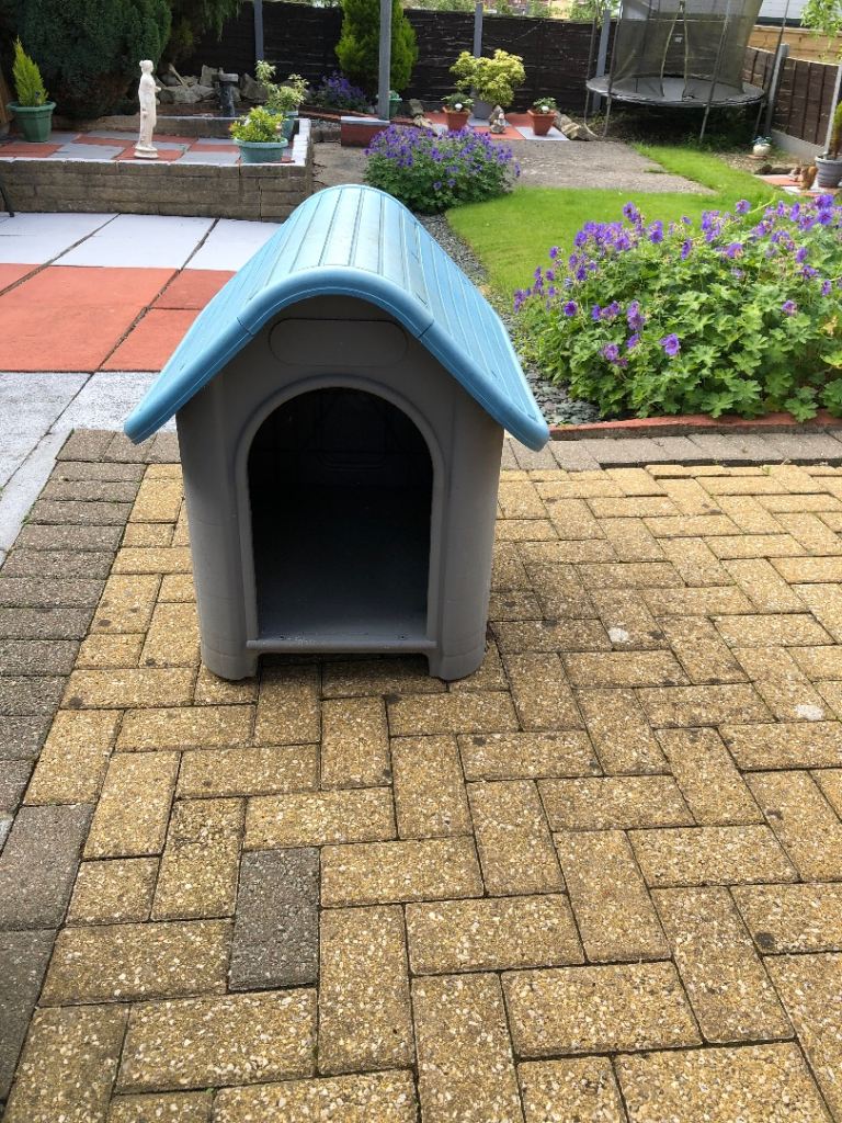 Hard plastic dog kennel 