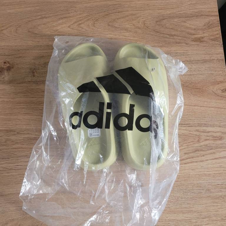 Adidas Yeezys Slides
