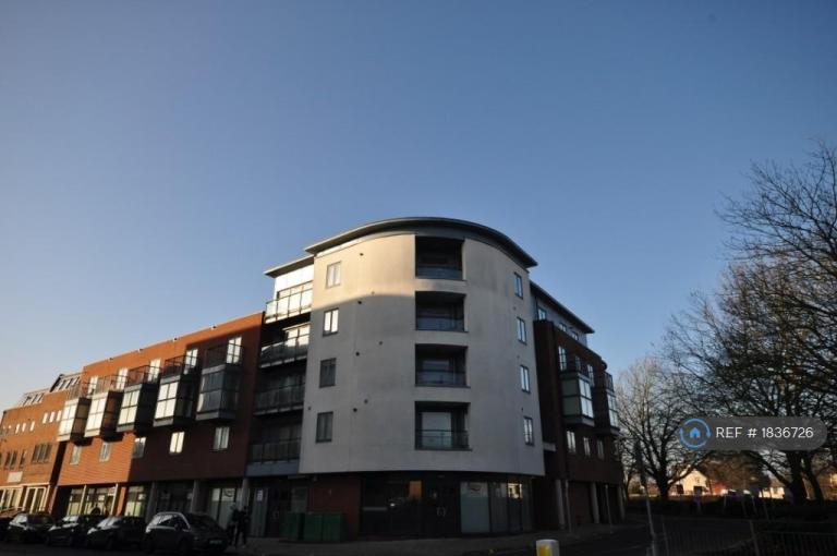 1 bedroom flat in Broomfield Road, Chelmsford, CM1 (1 bed) (#1836726)