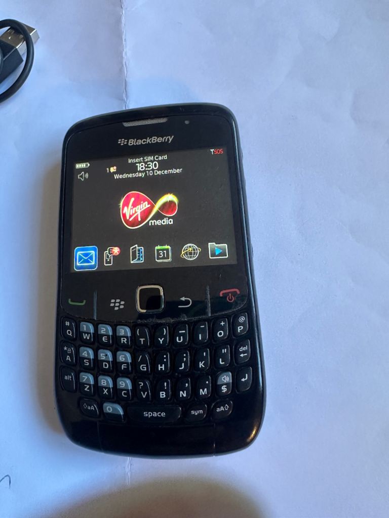 BlackBerry Curve Phone with QWERTY Keyboard - Black