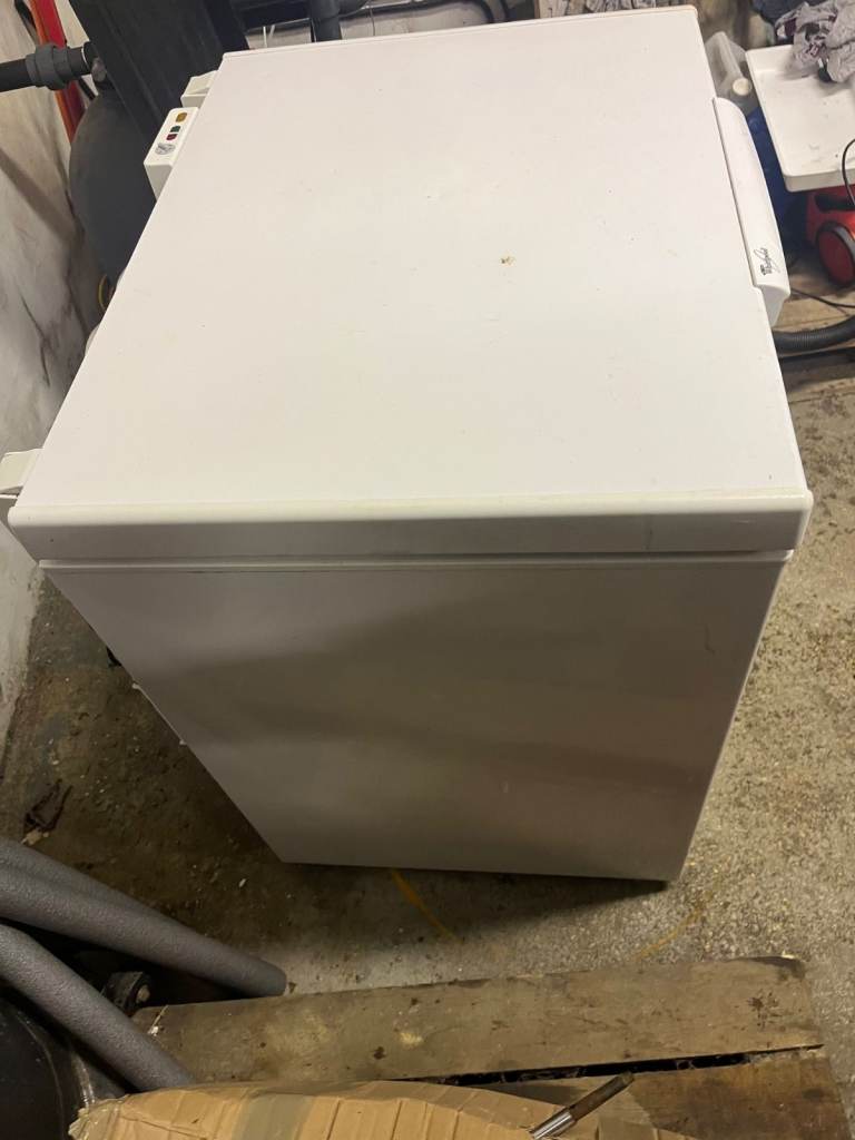 Chest Freezer - Whirlpool WCN200 AP