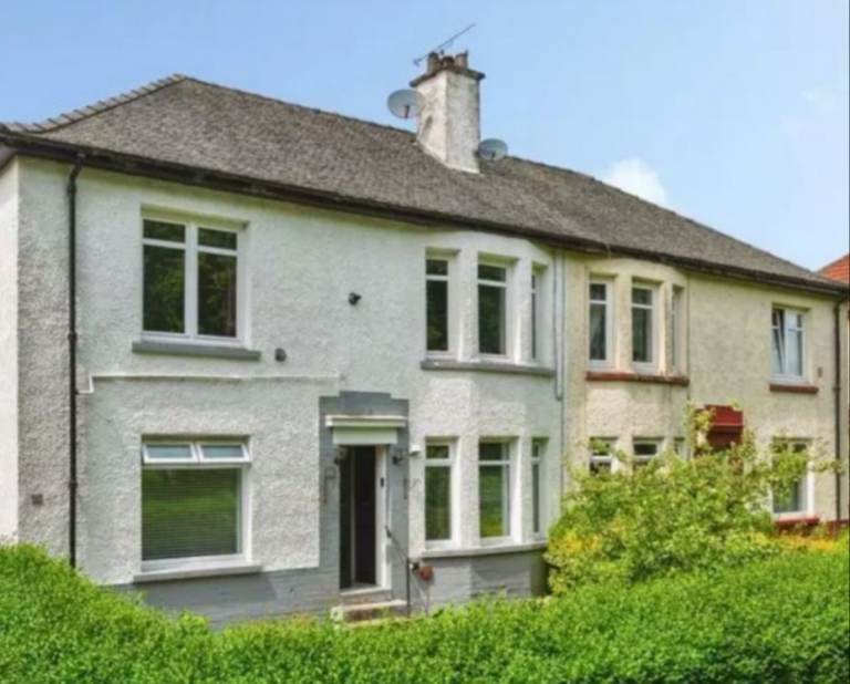 2 large bedroom cottage(flat)