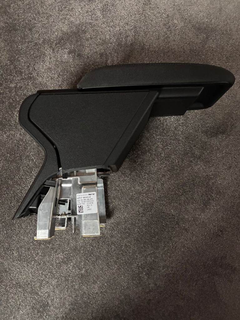 Audi A1 console arm rest