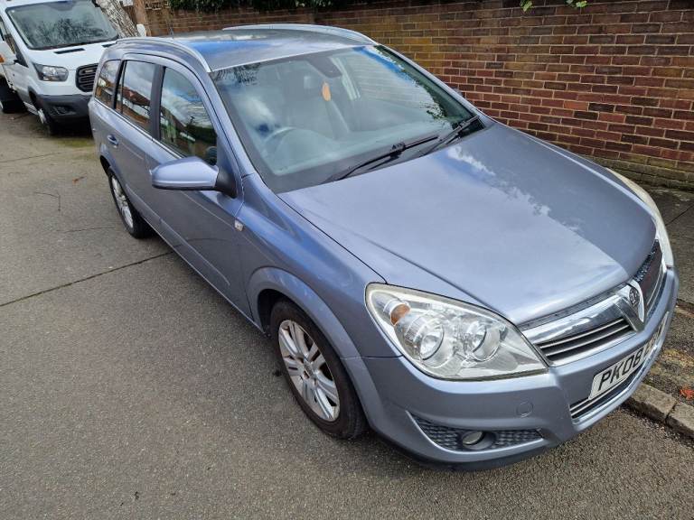 AUTOMATIC VAUXHALL ASTRA 1.8 ULEZ FREE DRIVES GREAT 