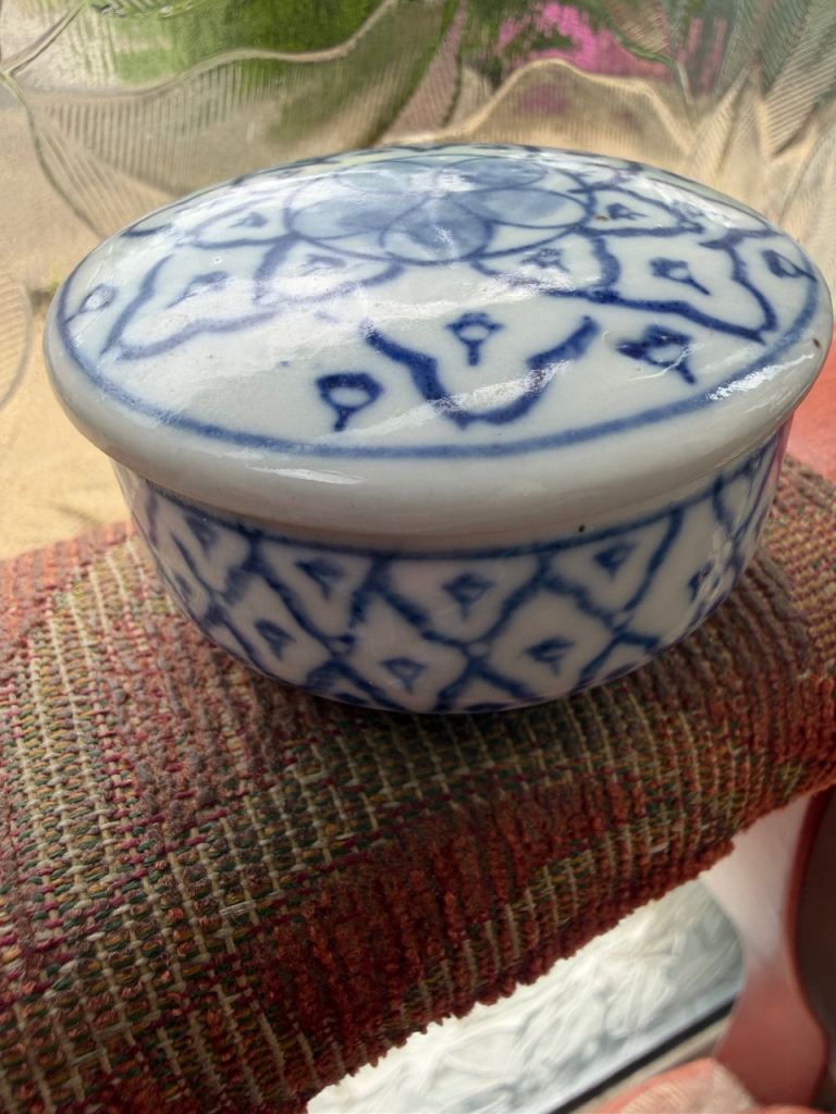 Vintage small Chinese ceramic 