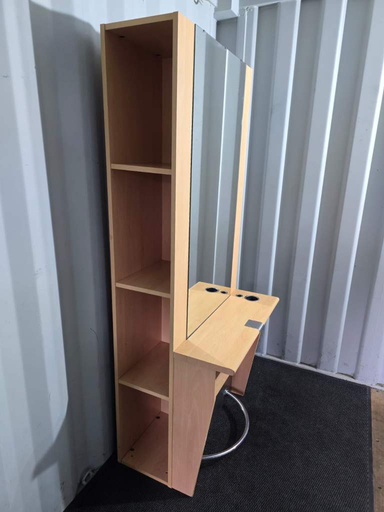 Free Delivery - Hairdressers Mirror (£80)