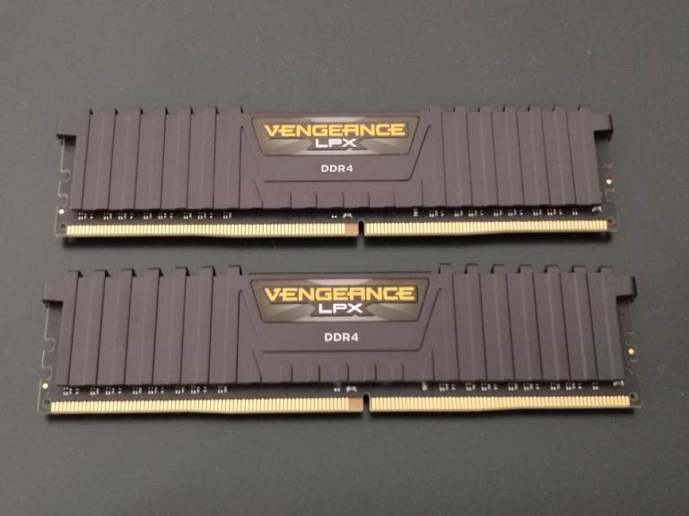 Corsair Vengeance LPX DDR4 RAM (2x8GB)