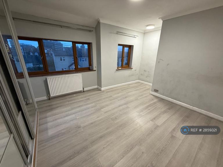 2 bedroom house in Kings Chase, Brentwood, CM14 (2 bed) (#2859321)