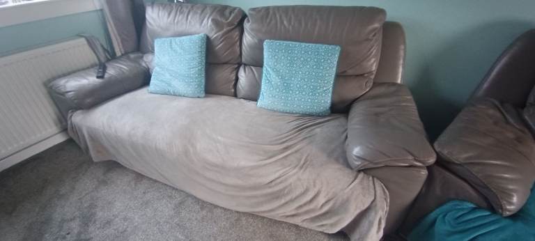 Gone - Grey Leather Electric Recliner Sofas – 2 and 3 Seater Set