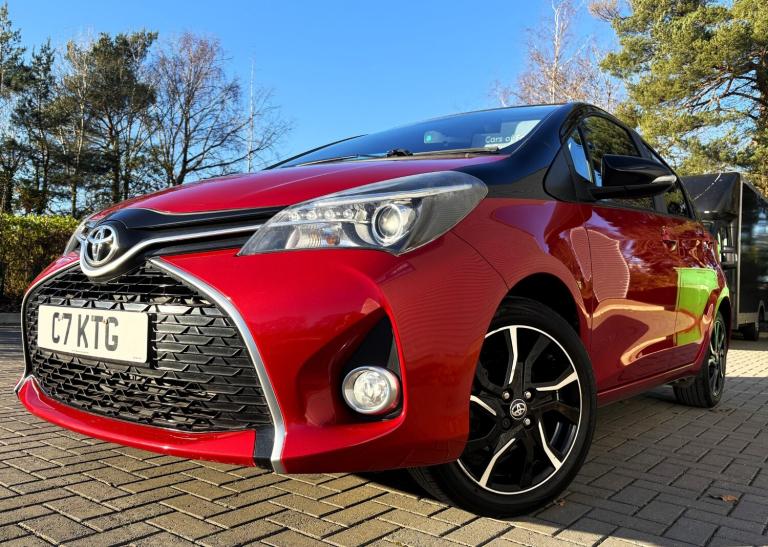 2016 Toyota Yaris 1.33 VVT-i DESIGN CVT AUTOMATIC GREAT CONDITION LOW TAX AND HIGH SPEC !!! HATCH...