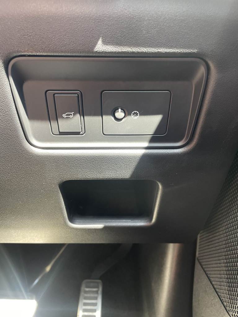 2022 Land Rover Discovery 3.0 D300 MHEV R-Dynamic SE SUV 5dr Diesel Auto 4WD Euro 6 (s/s) (300 ps...