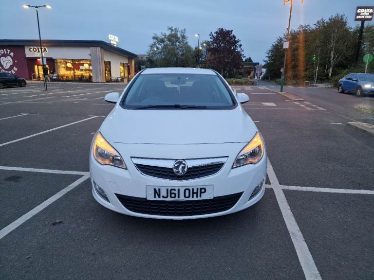 Vauxhall, ASTRA, Hatchback, 2011, Manual, 1398 (cc), 5 doors