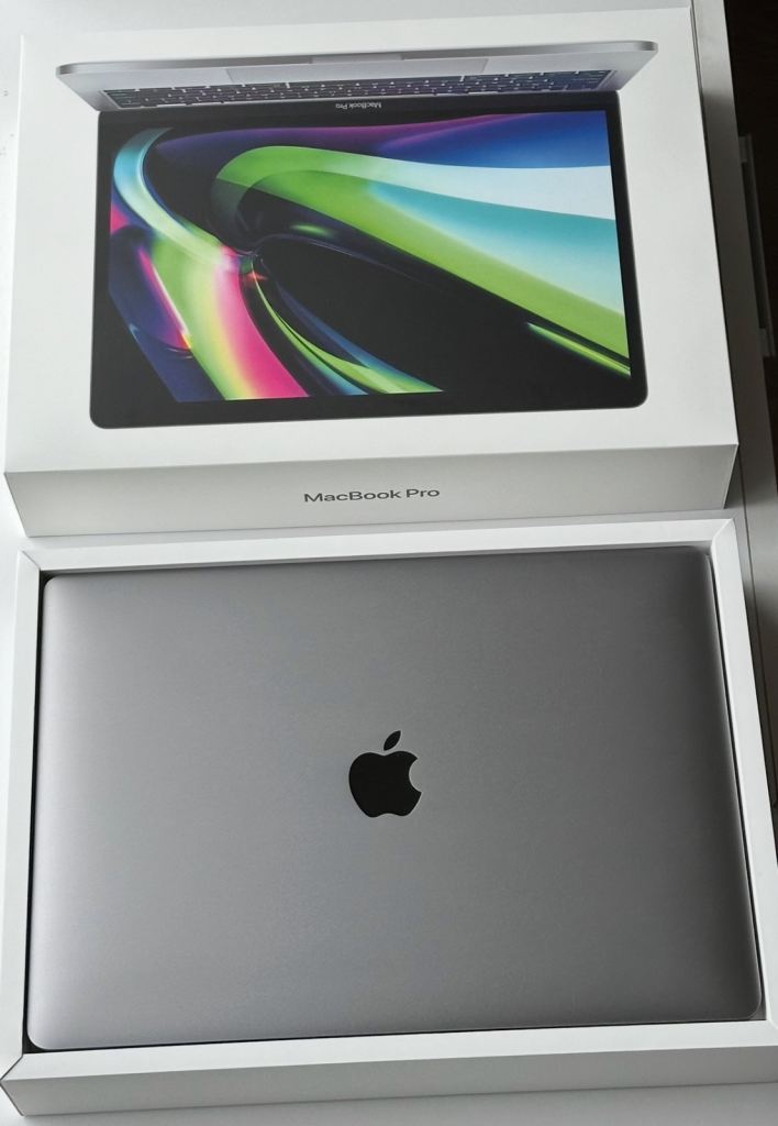 MacBook Pro M2 (2022)