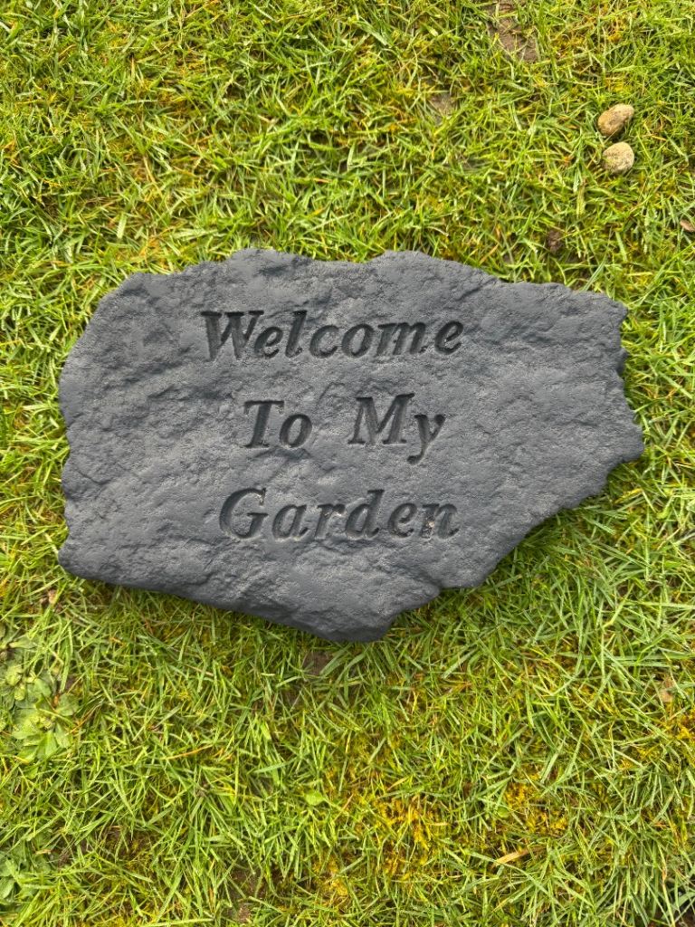 Grey stone welcome to my garden plaque 