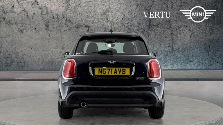 2021 MINI Hatch 1.5 Cooper Classic 5dr Auto [Comfort/Nav Pack] Petrol Hatchback Hatchback Petrol ...