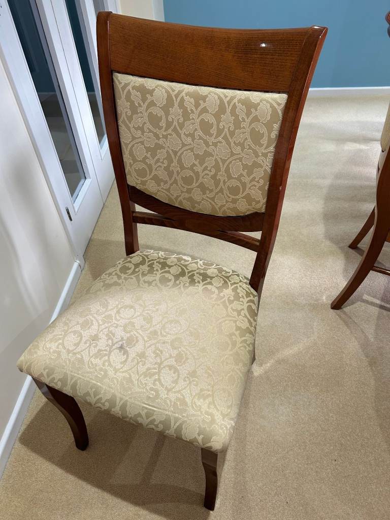 Dining Table with 6 Matching Chairs