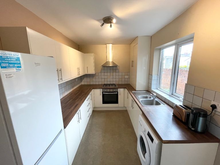 6 BED HOUSE TO RENT - 2 BATHROOM - £3,200 - BS5 0LS