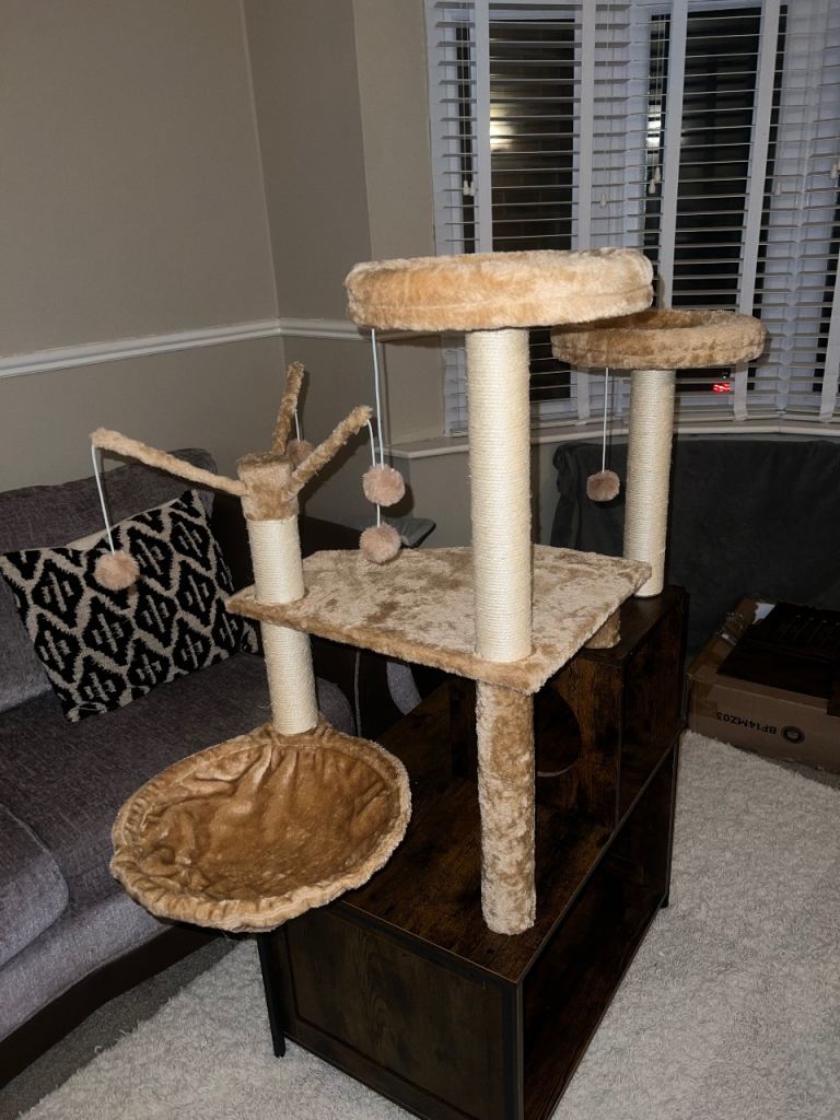 🐾 Beautiful Modern Cat Tree / Cat House – BRAND NEW 🐾
