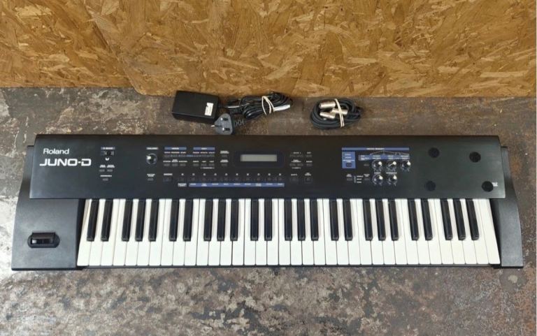Roland JUNO-D Synthesizer Keyboard – Good Condition